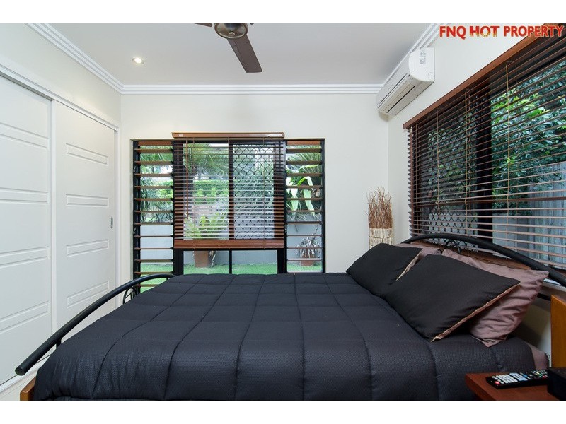 11 Cocus Cr, Palm Cove QLD 4879