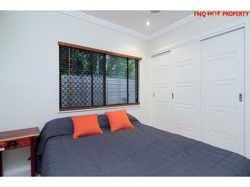 11 Cocus Cr, Palm Cove QLD 4879