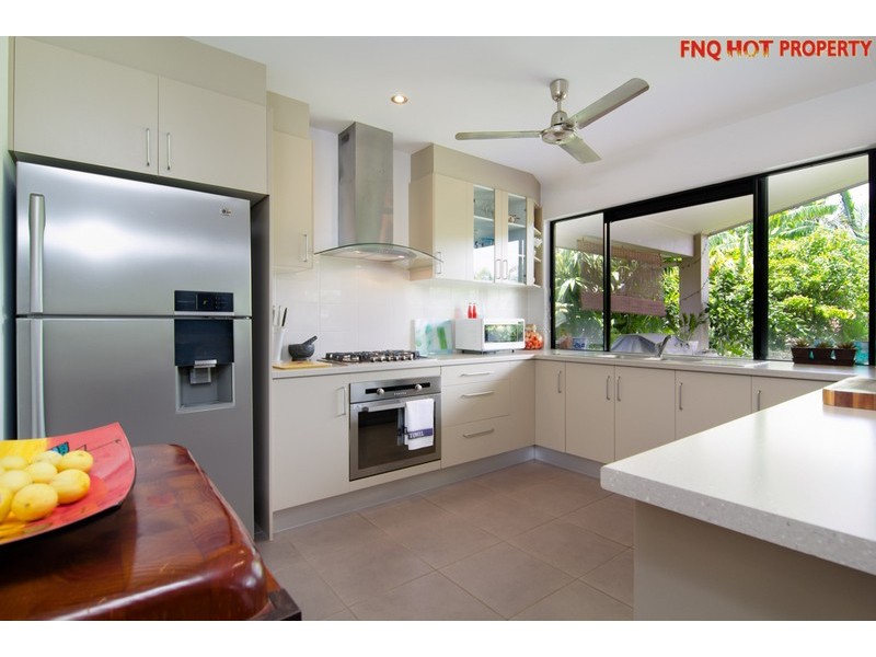 17  Bowline Close, Trinity Beach QLD 4879