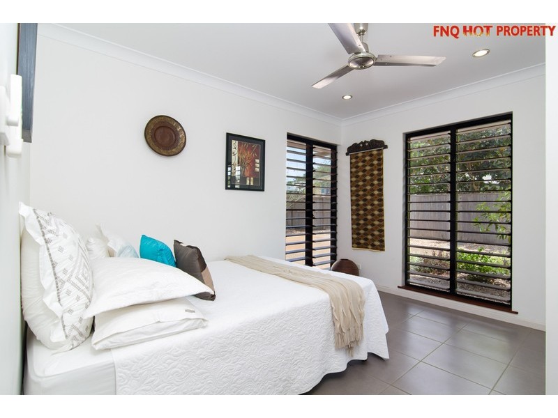 17  Bowline Close, Trinity Beach QLD 4879