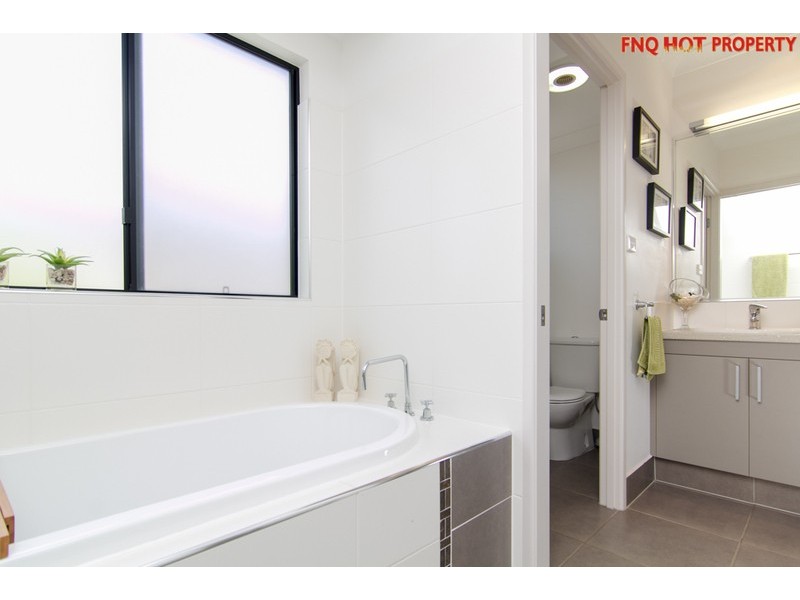 17  Bowline Close, Trinity Beach QLD 4879