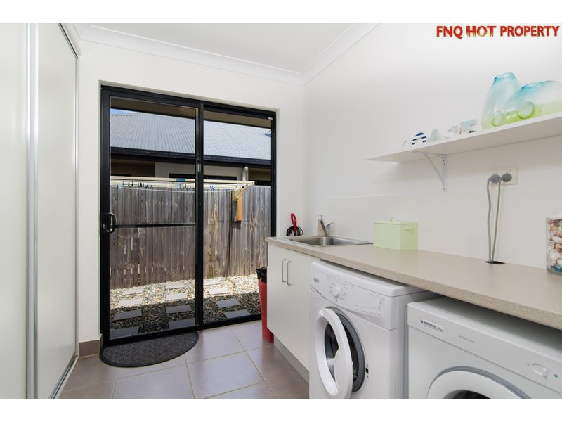 17  Bowline Close, Trinity Beach QLD 4879