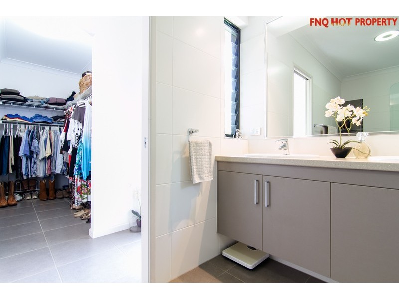 17  Bowline Close, Trinity Beach QLD 4879