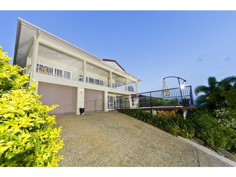 20  Cambanora Place, Mooroobool QLD 4870