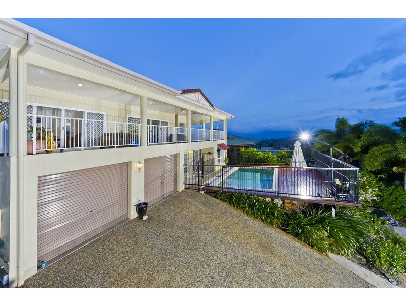 20  Cambanora Place, Mooroobool QLD 4870