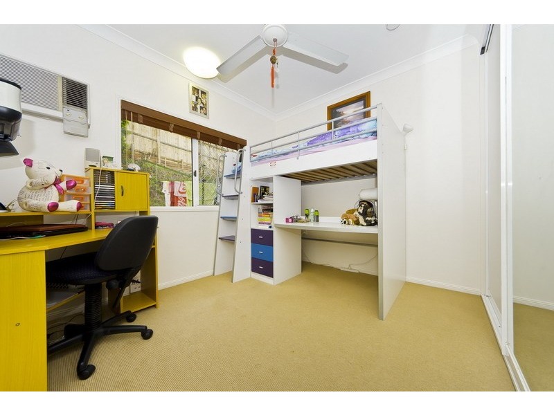 20  Cambanora Place, Mooroobool QLD 4870