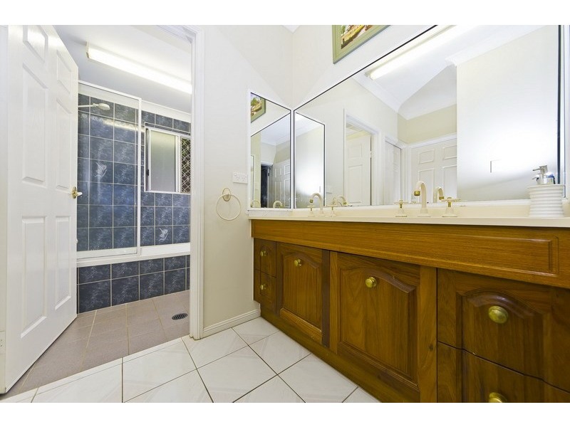 20  Cambanora Place, Mooroobool QLD 4870