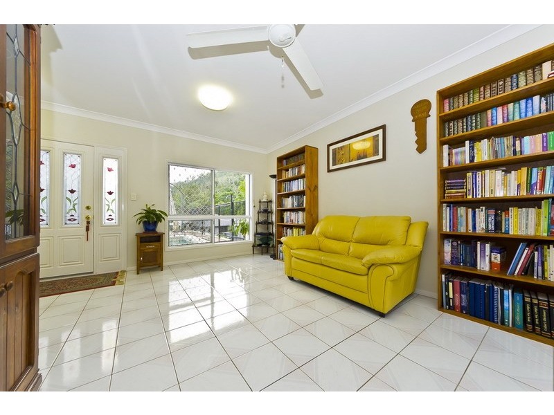 20  Cambanora Place, Mooroobool QLD 4870