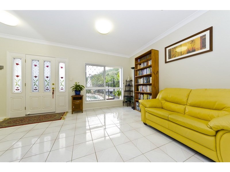 20  Cambanora Place, Mooroobool QLD 4870