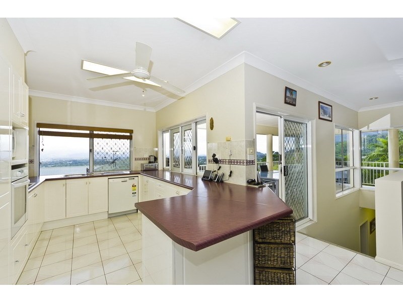 20  Cambanora Place, Mooroobool QLD 4870