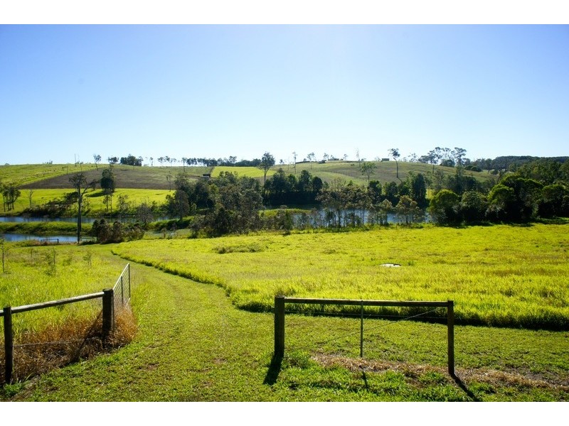 140 Kulara Road, Barrine QLD 4872