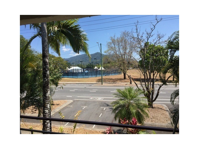 4/112 DIGGER ST, Cairns North QLD 4870