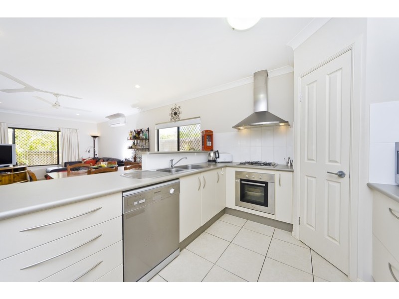 2 Powlett Close, Bentley Park QLD 4869