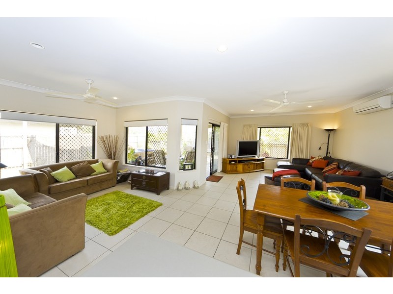 2 Powlett Close, Bentley Park QLD 4869