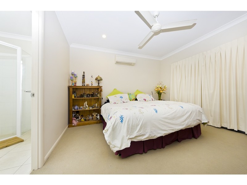 2 Powlett Close, Bentley Park QLD 4869