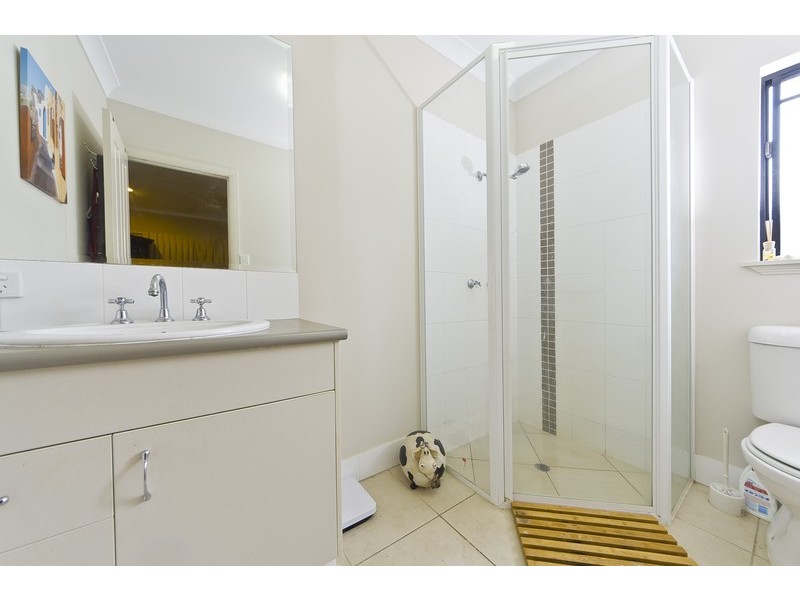 2 Powlett Close, Bentley Park QLD 4869