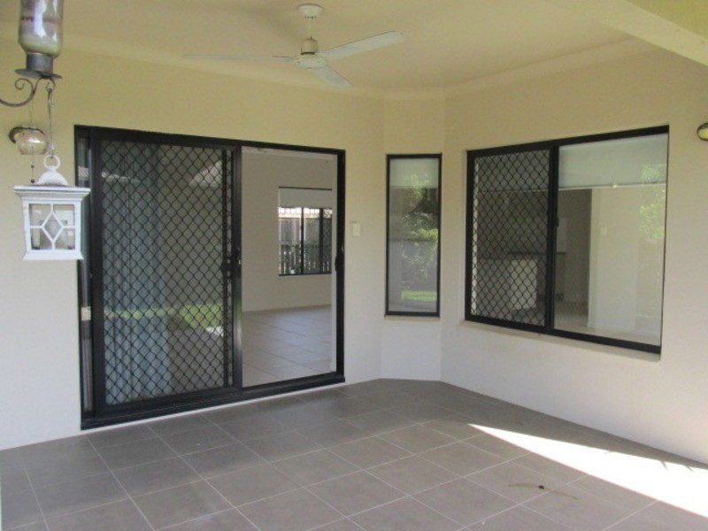 2 Powlett Close, Bentley Park QLD 4869
