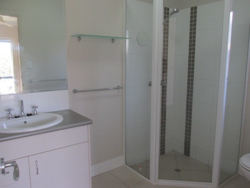 2 Powlett Close, Bentley Park QLD 4869