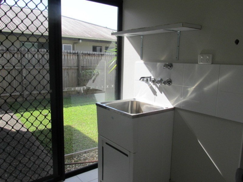 2 Powlett Close, Bentley Park QLD 4869