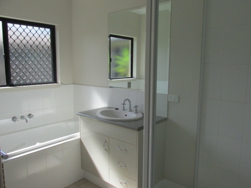 2 Powlett Close, Bentley Park QLD 4869