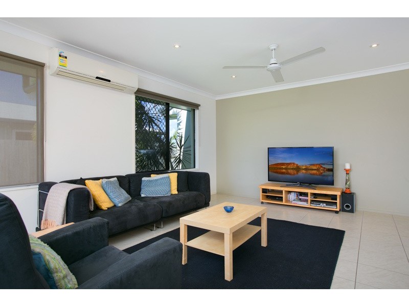 6 Montalbion Avenue, Trinity Park QLD 4879