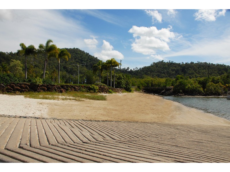 94 Roberts Drive, Trinity Beach QLD 4879