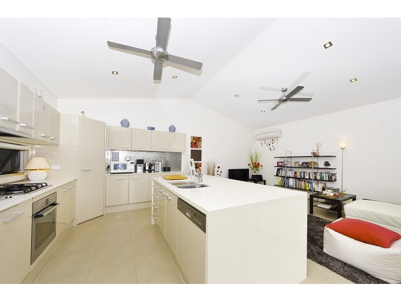2/60 Harbour Drive, Trinity Park QLD 4879
