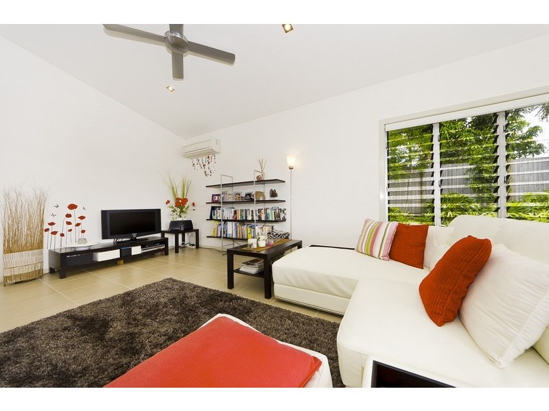 2/60 Harbour Drive, Trinity Park QLD 4879