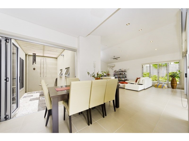 2/60 Harbour Drive, Trinity Park QLD 4879