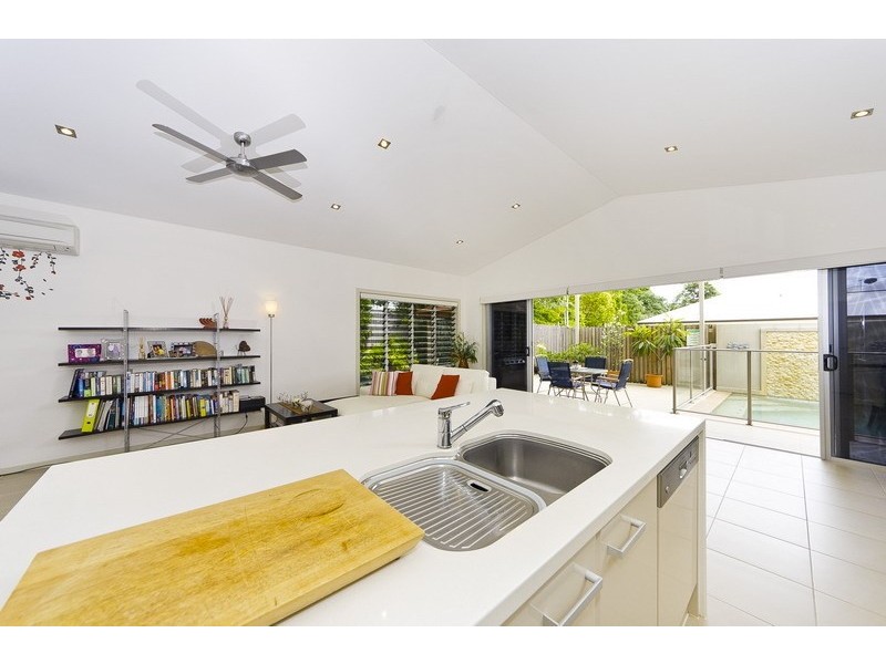 2/60 Harbour Drive, Trinity Park QLD 4879