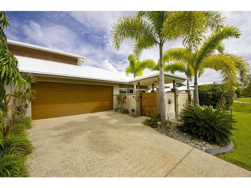 2/60 Harbour Drive, Trinity Park QLD 4879