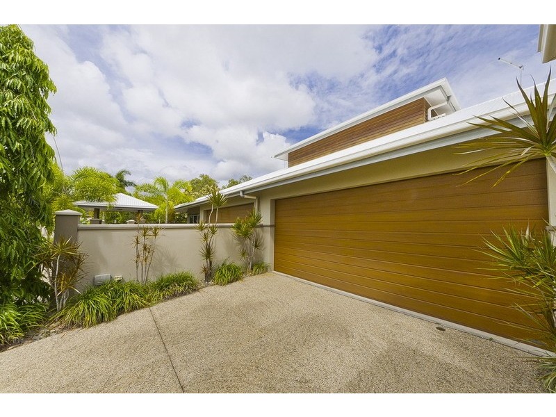 2/60 Harbour Drive, Trinity Park QLD 4879
