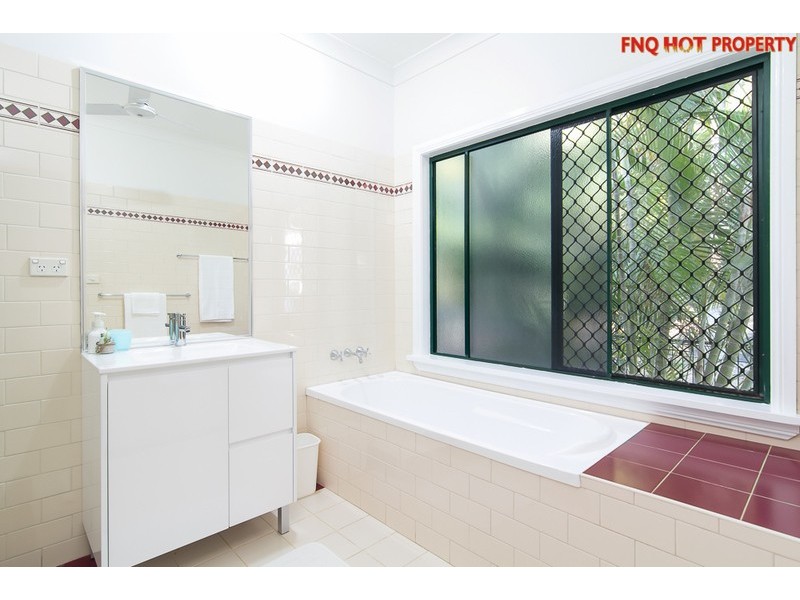 12 Crowsnest Terrace, Trinity Beach QLD 4879