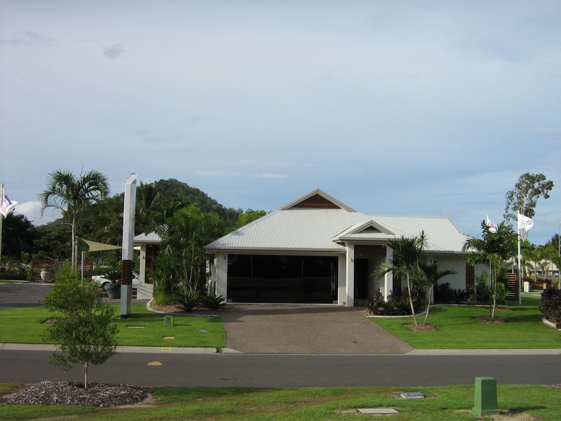 2 Selwyn Circuit, Trinity Park QLD 4879