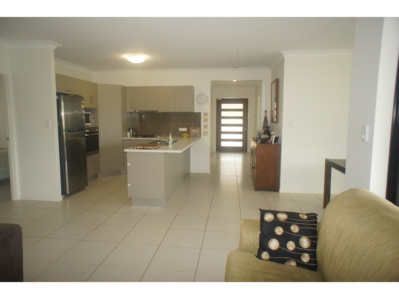 19 Willoughby Close, Redlynch QLD 4870