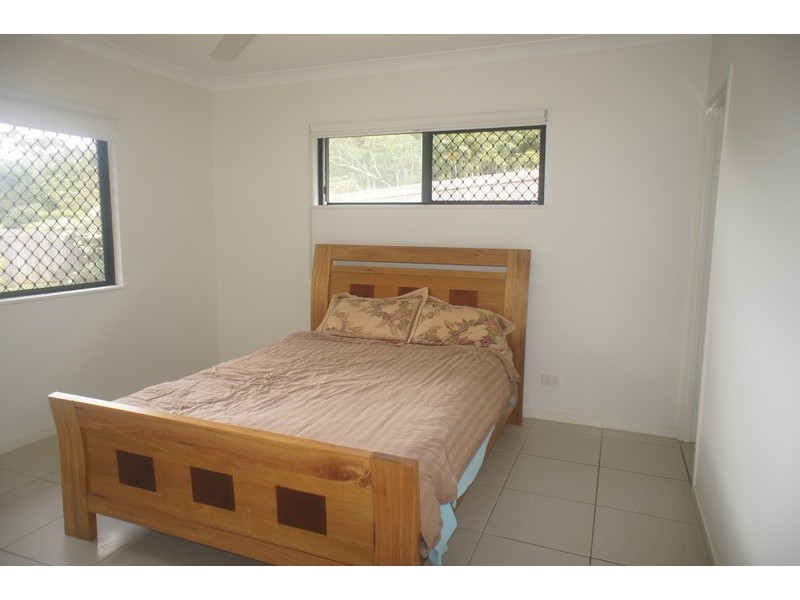 19 Willoughby Close, Redlynch QLD 4870