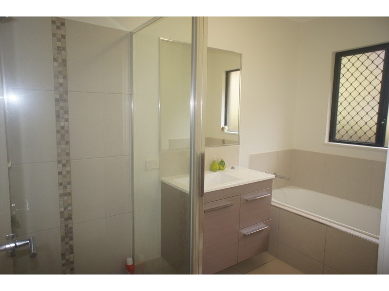 19 Willoughby Close, Redlynch QLD 4870