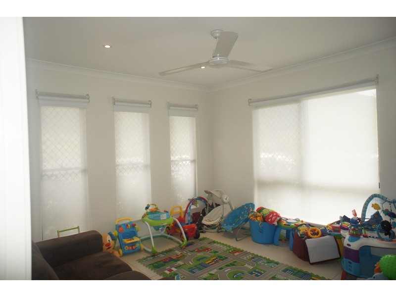 19 Willoughby Close, Redlynch QLD 4870