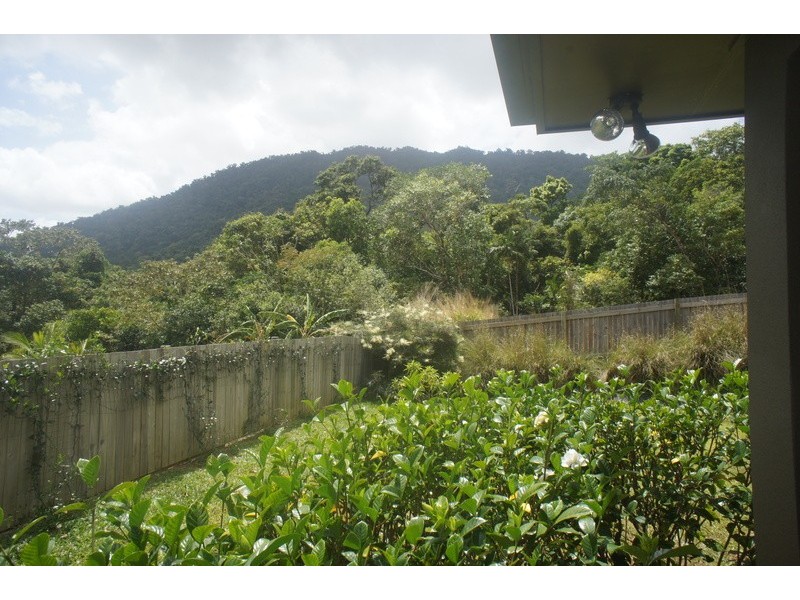 19 Willoughby Close, Redlynch QLD 4870