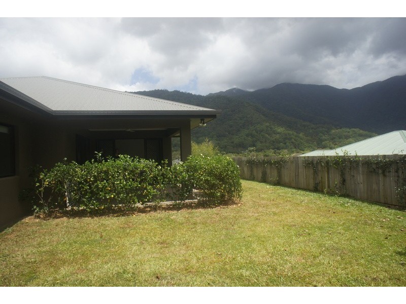 19 Willoughby Close, Redlynch QLD 4870