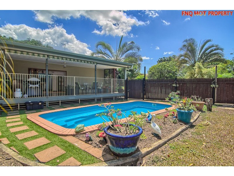 3  Helen Close, Smithfield QLD 4878