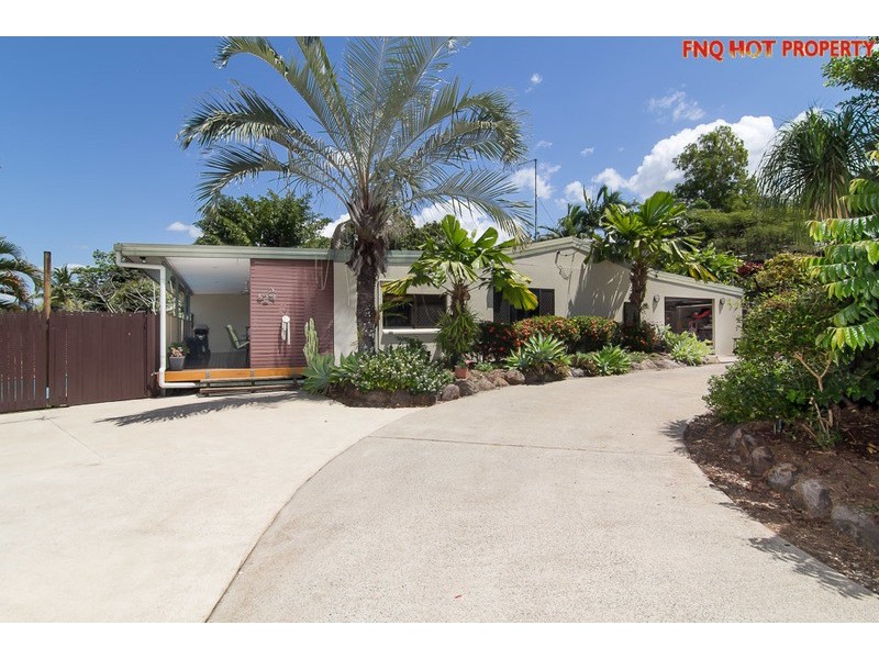 3  Helen Close, Smithfield QLD 4878