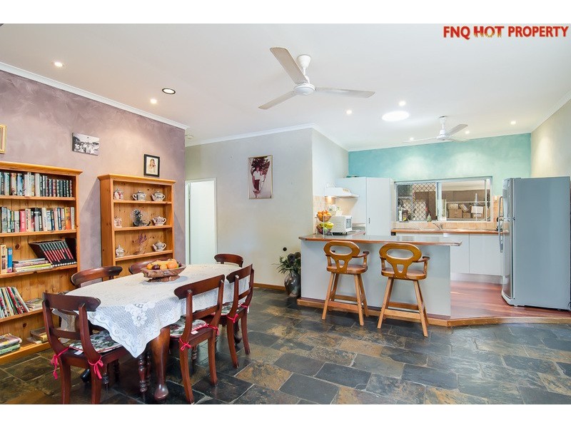 3  Helen Close, Smithfield QLD 4878