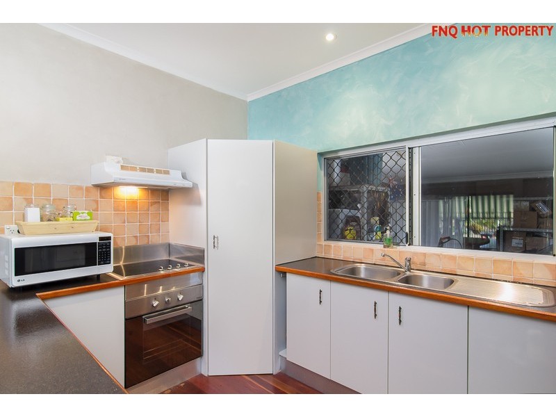 3  Helen Close, Smithfield QLD 4878
