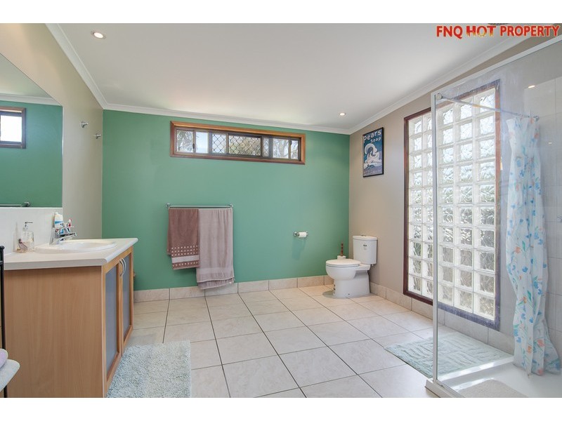 3  Helen Close, Smithfield QLD 4878
