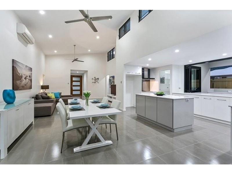 15 Litara Court, Palm Cove QLD 4879