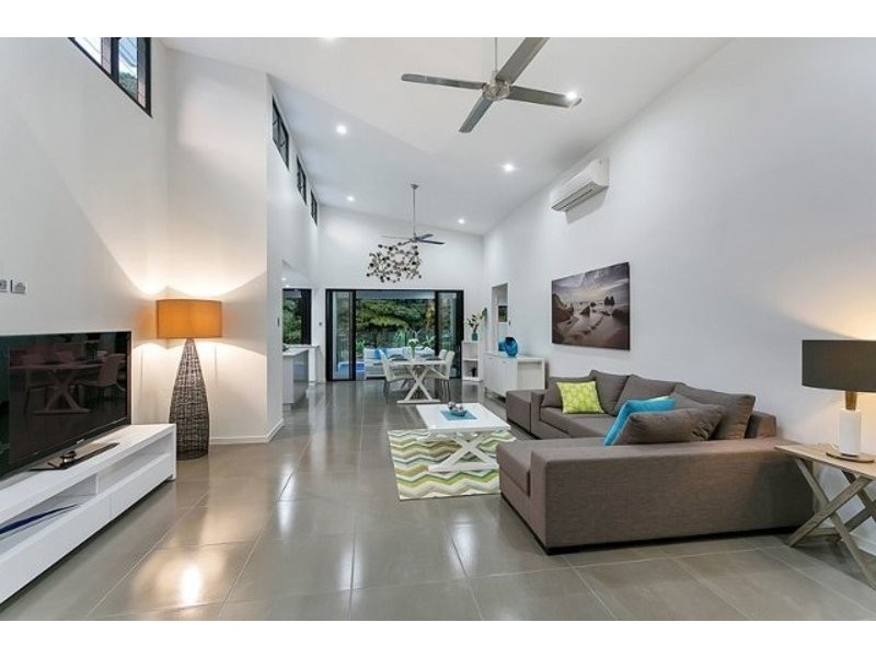 15 Litara Court, Palm Cove QLD 4879