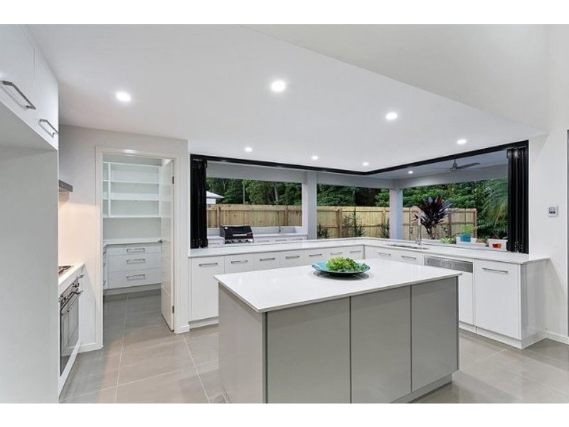 15 Litara Court, Palm Cove QLD 4879