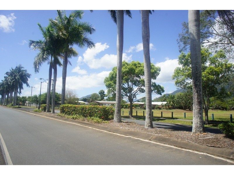 4 WIRREGA CLOSE, Caravonica QLD 4878