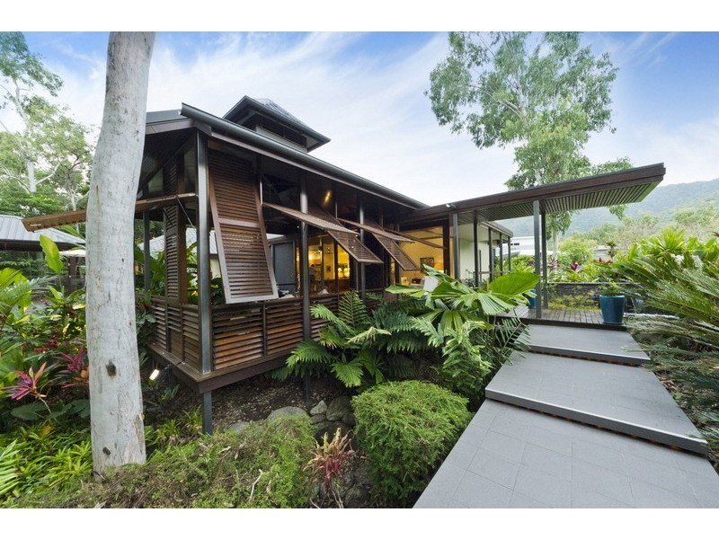 40-42 Linden St, Palm Cove QLD 4879